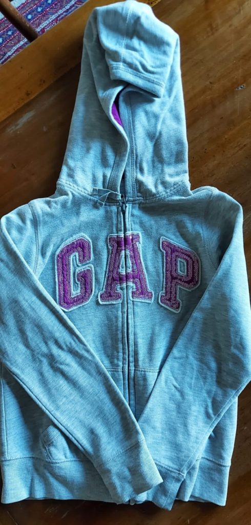 vendo felpa GAP